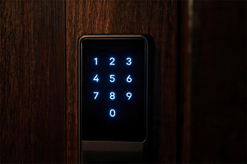 租房钥匙突然断在锁里?杭州师傅上门修锁不换门!